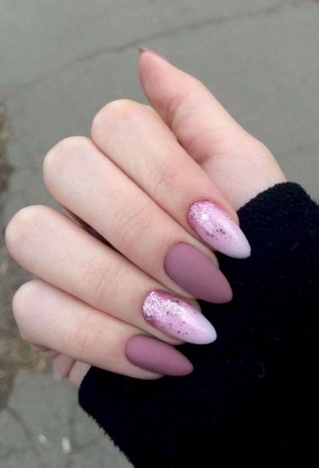 purple-matte-nails-with-design-08_13 Violet unghii mat cu design