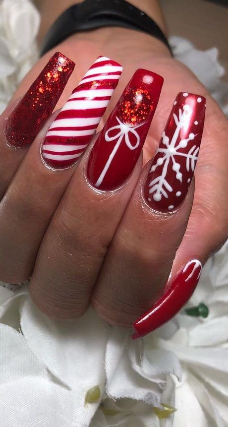 red-acrylic-christmas-nails-15_14 Unghii de Crăciun acrilice roșii