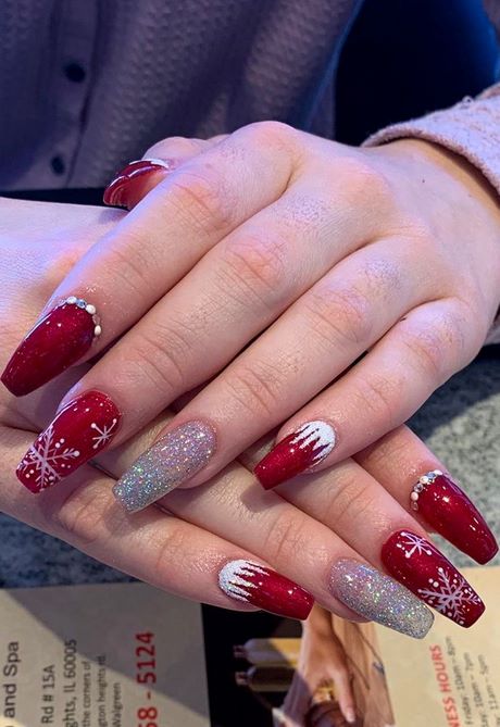 red-acrylic-christmas-nails-15_2 Unghii de Crăciun acrilice roșii