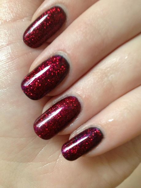 red-glittery-nails-69_7 Unghii roșii strălucitoare