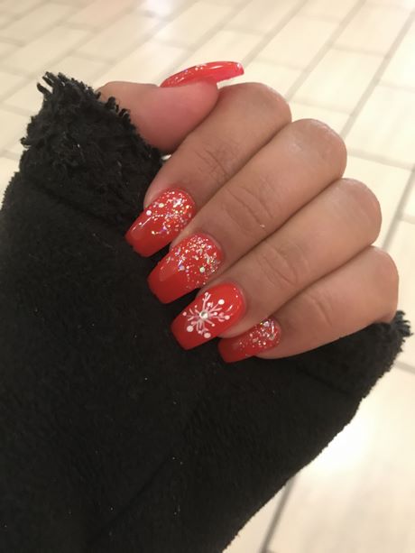 red-nails-with-snowflakes-54_19 Cuie roșii cu fulgi de zăpadă