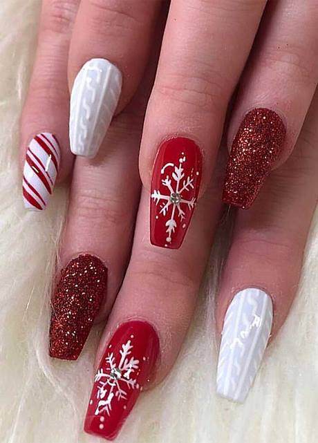 simple-christmas-gel-nail-designs-41_19 Modele simple de unghii cu gel de Crăciun