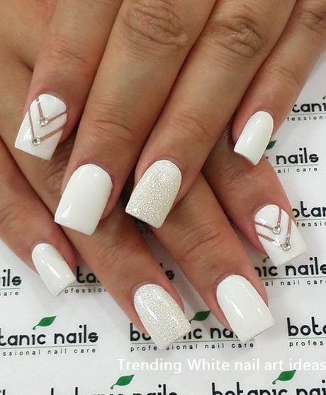 simple-white-nail-polish-designs-56_5 Modele simple de lacuri de unghii albe