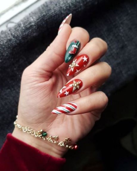 stiletto-christmas-nail-designs-63_17 Stiletto modele de unghii de Crăciun