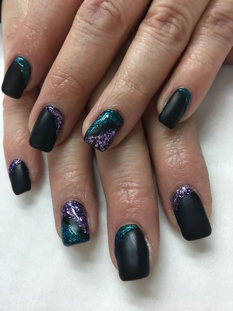 teal-and-black-nail-designs-64_19 Modele de unghii Teal și negru