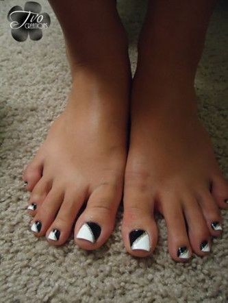 toe-nail-designs-on-white-polish-93_19 Modele de unghii pe unghii albe