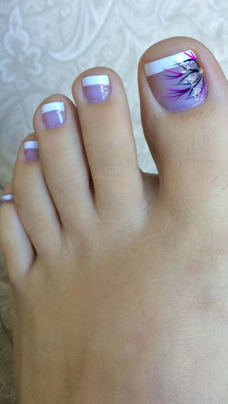 toe-nail-designs-on-white-polish-93_5 Modele de unghii pe unghii albe