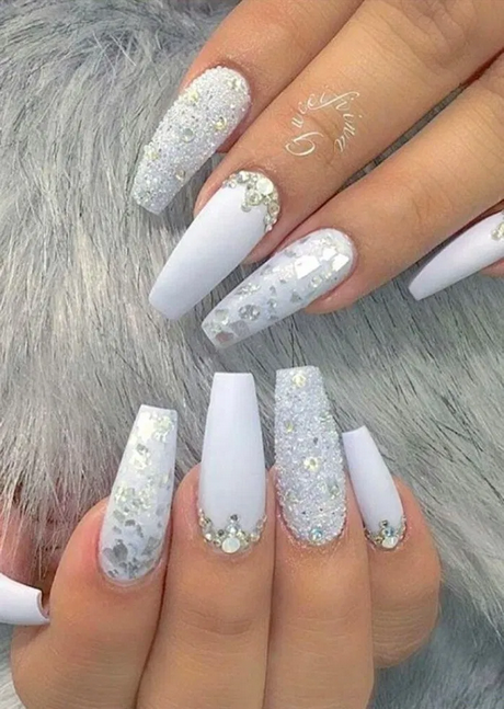 white-diamond-nail-designs-03 Modele de unghii cu diamante albe