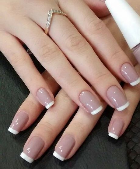 white-pink-nail-designs-61_19 Modele de unghii roz alb