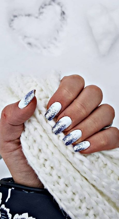 winter-themed-acrylic-nails-40_19 Unghii acrilice tematice de iarnă