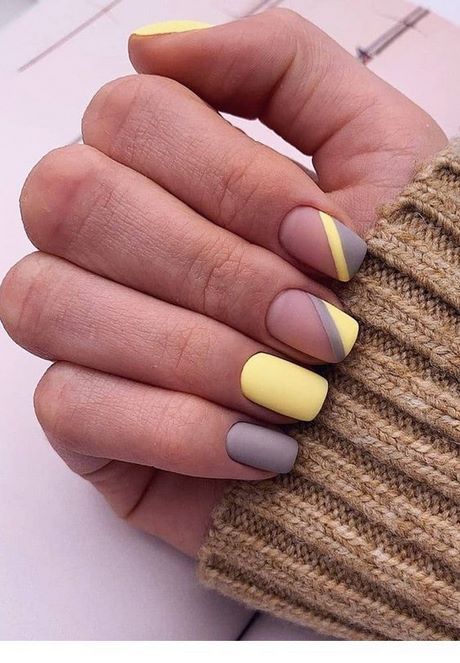 yellow-and-gray-nail-designs-86_10 Modele de unghii galbene și gri