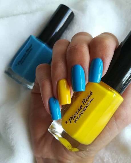 yellow-blue-nail-designs-61_6 Modele de unghii albastru galben