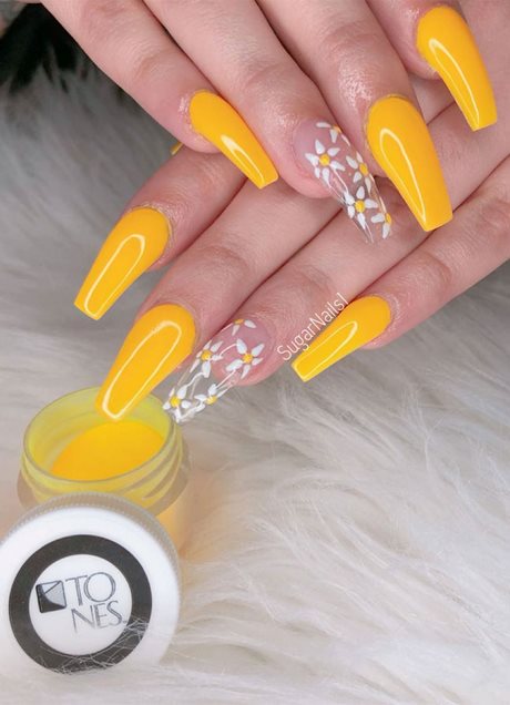 yellow-color-nail-art-designs-84_14 Modele de unghii de culoare galbenă