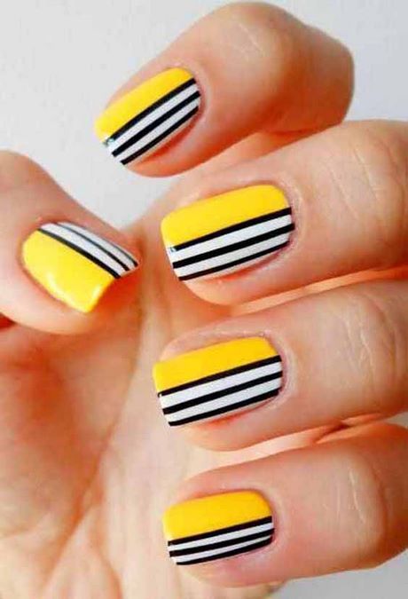 yellow-color-nail-art-designs-84_17 Modele de unghii de culoare galbenă