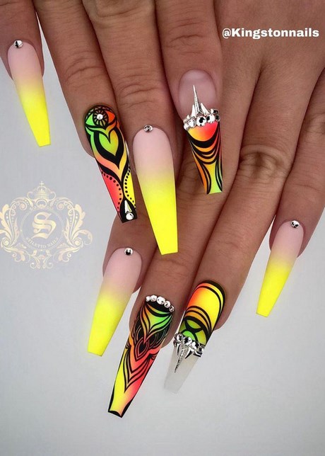 yellow-color-nail-art-designs-84_18 Modele de unghii de culoare galbenă