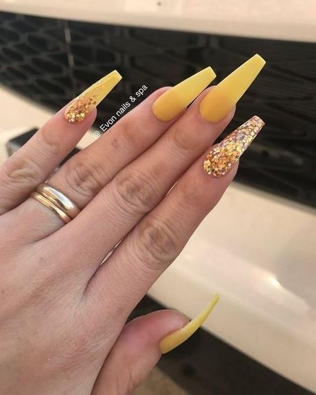 yellow-color-nail-art-designs-84_4 Modele de unghii de culoare galbenă