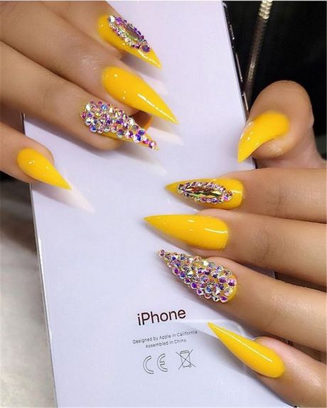 yellow-color-nail-art-designs-84_7 Modele de unghii de culoare galbenă
