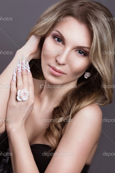 beautiful-girl-nails-70_12 Fata frumoasa unghiile