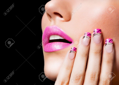 beautiful-girl-nails-70_13 Fata frumoasa unghiile