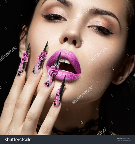 beautiful-girl-nails-70_14 Fata frumoasa unghiile