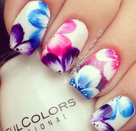 beautiful-painted-nails-79_16 Unghii frumoase pictate