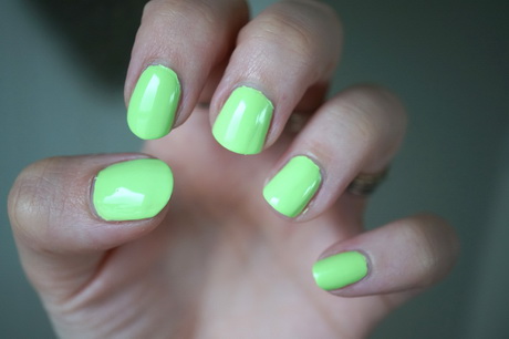 lime-green-nail-polish-02_15 Var verde lac de unghii