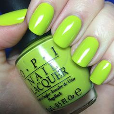 lime-green-nail-polish-02_18 Var verde lac de unghii