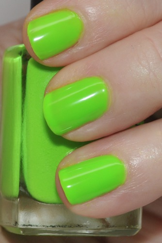 lime-green-nail-polish-02_6 Var verde lac de unghii