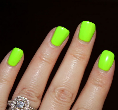 lime-green-nail-polish-02_7 Var verde lac de unghii