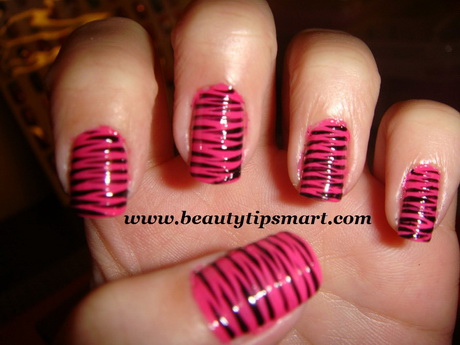 pink-nail-polish-designs-21_11 Modele de lacuri de unghii roz