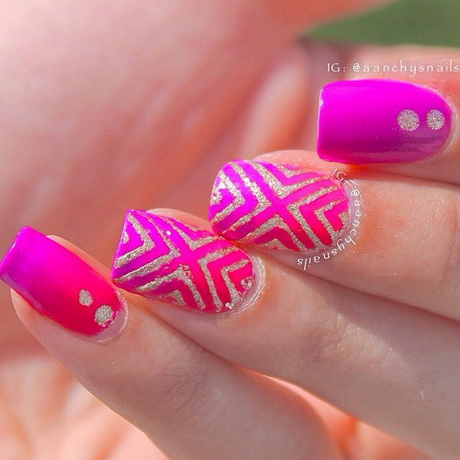 pink-nail-polish-designs-21_14 Modele de lacuri de unghii roz