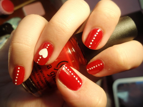 red-nail-polish-design-39_10 Design lac de unghii roșu