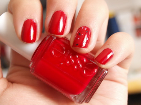 red-nail-polish-design-39_2 Design lac de unghii roșu