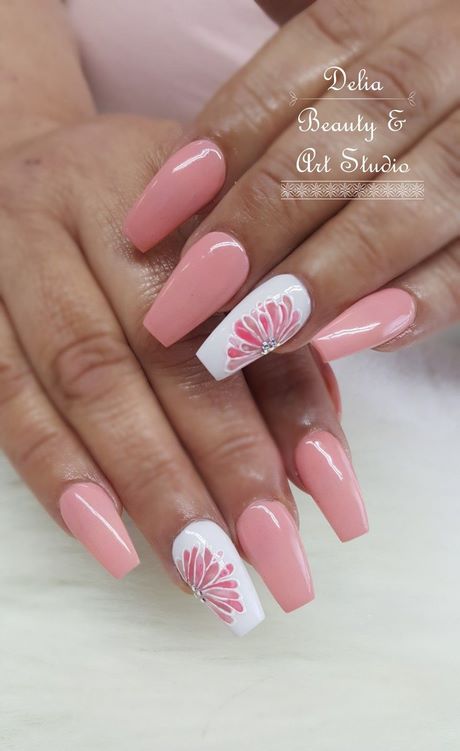 acrylic-nails-with-flower-design-06_16 Unghii acrilice cu design de flori