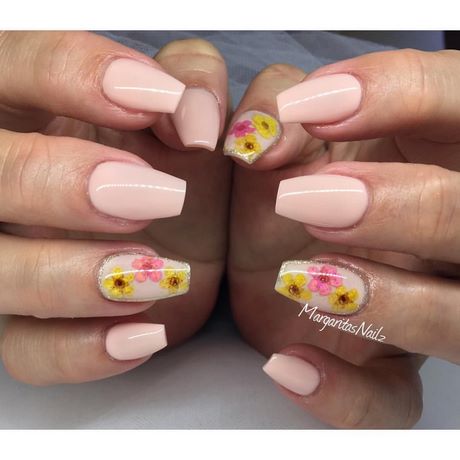 acrylic-nails-with-flower-design-06_2 Unghii acrilice cu design de flori