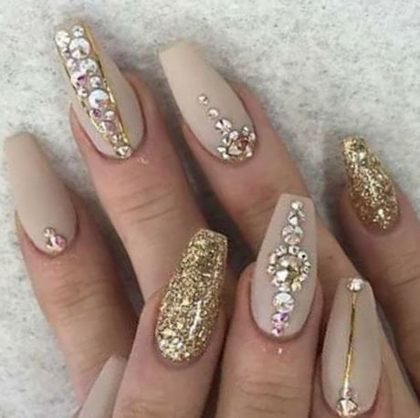 beige-nail-designs-35_3 Modele de unghii bej