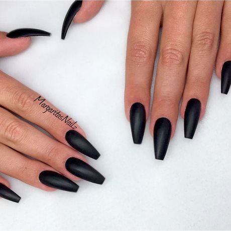 black-acrylic-nails-with-design-24_10 Unghii acrilice negre cu design