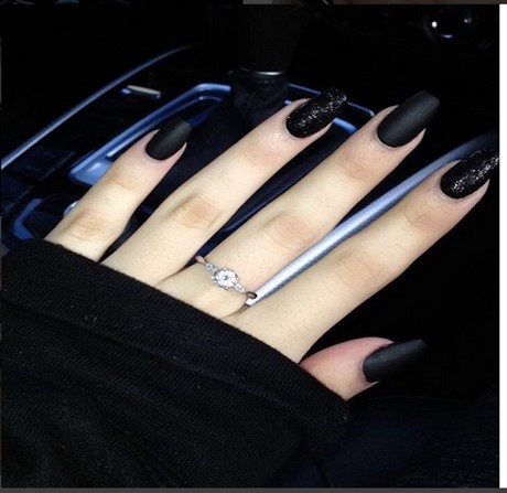 black-acrylic-nails-with-design-24_15 Unghii acrilice negre cu design