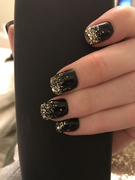 black-and-gold-glitter-nail-designs-08_3 Modele de unghii cu sclipici negre și aurii