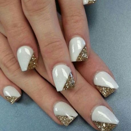 black-white-gold-nail-designs-26_8 Modele de unghii din aur alb negru