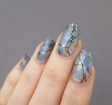 blue-and-gold-marble-nails-54_2 Cuie de marmură albastră și aurie