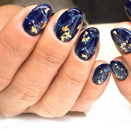 blue-and-gold-marble-nails-54_7 Cuie de marmură albastră și aurie