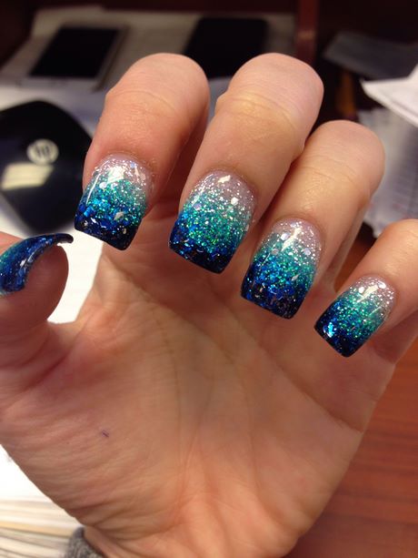 blue-nail-designs-with-glitter-82_8 Modele de unghii albastre cu sclipici