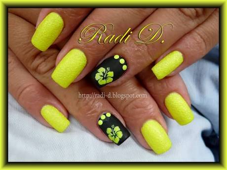 bright-yellow-nail-designs-46_16 Modele de unghii galbene strălucitoare