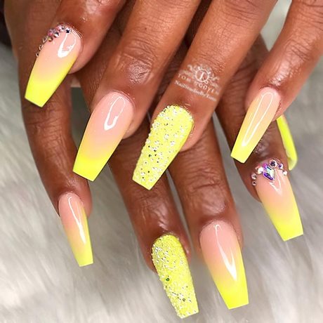 bright-yellow-nail-designs-46_19 Modele de unghii galbene strălucitoare