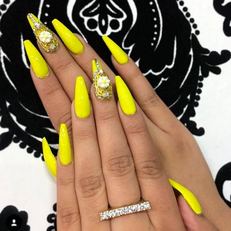 bright-yellow-nail-designs-46_8 Modele de unghii galbene strălucitoare