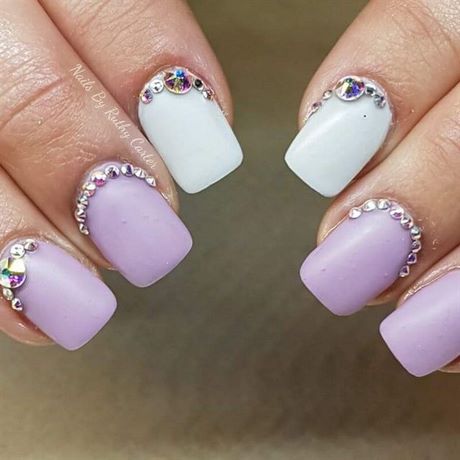 cute-nails-with-gems-38_12 Unghii drăguțe cu pietre prețioase