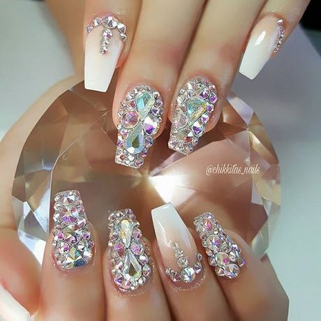 cute-nails-with-gems-38_3 Unghii drăguțe cu pietre prețioase