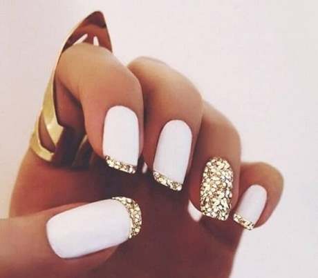 french-nails-with-gold-design-59_8 Unghii franceze cu design de aur