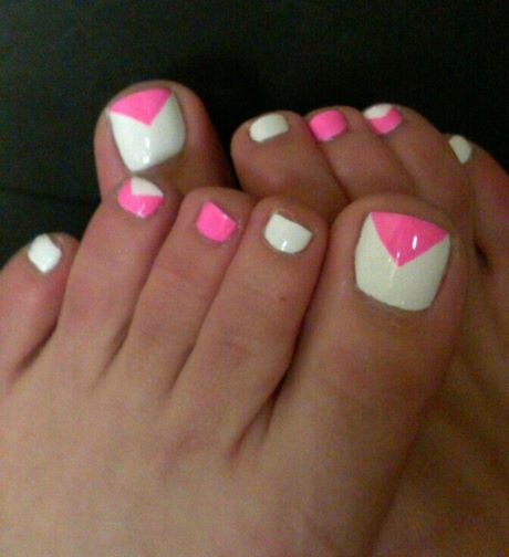 hot-pink-toe-nail-designs-96_18 Modele de unghii roz roz